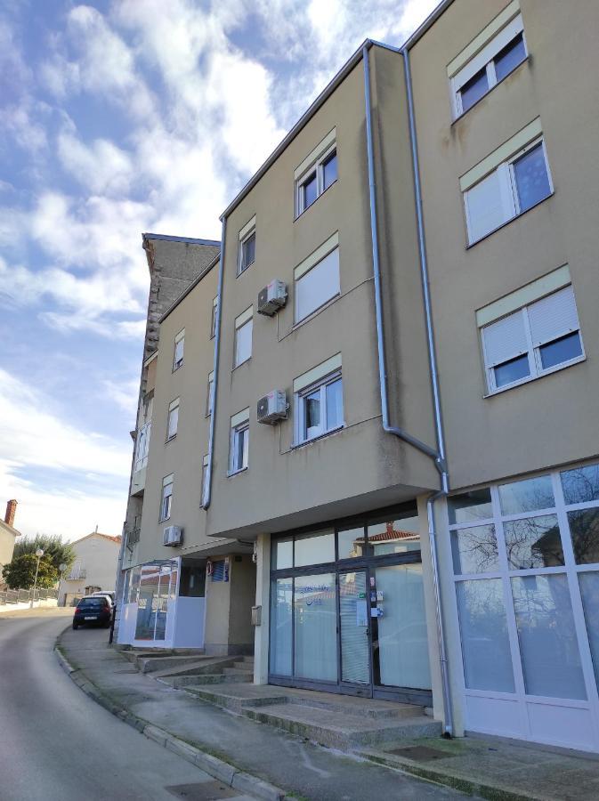 Apartment Dorrea พูลา ภายนอก รูปภาพ